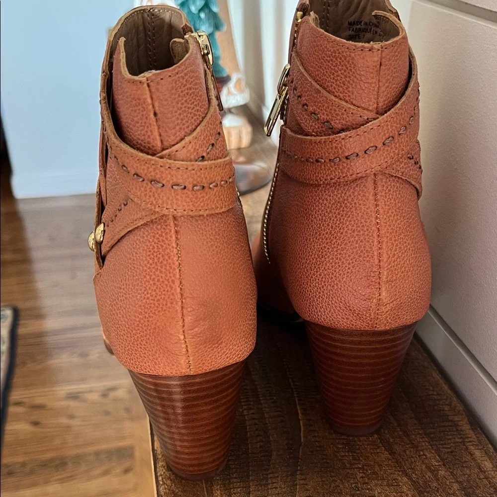 Anthropologie Leath Side Buckle Brown Leather Ankle Booties NWT Size 7